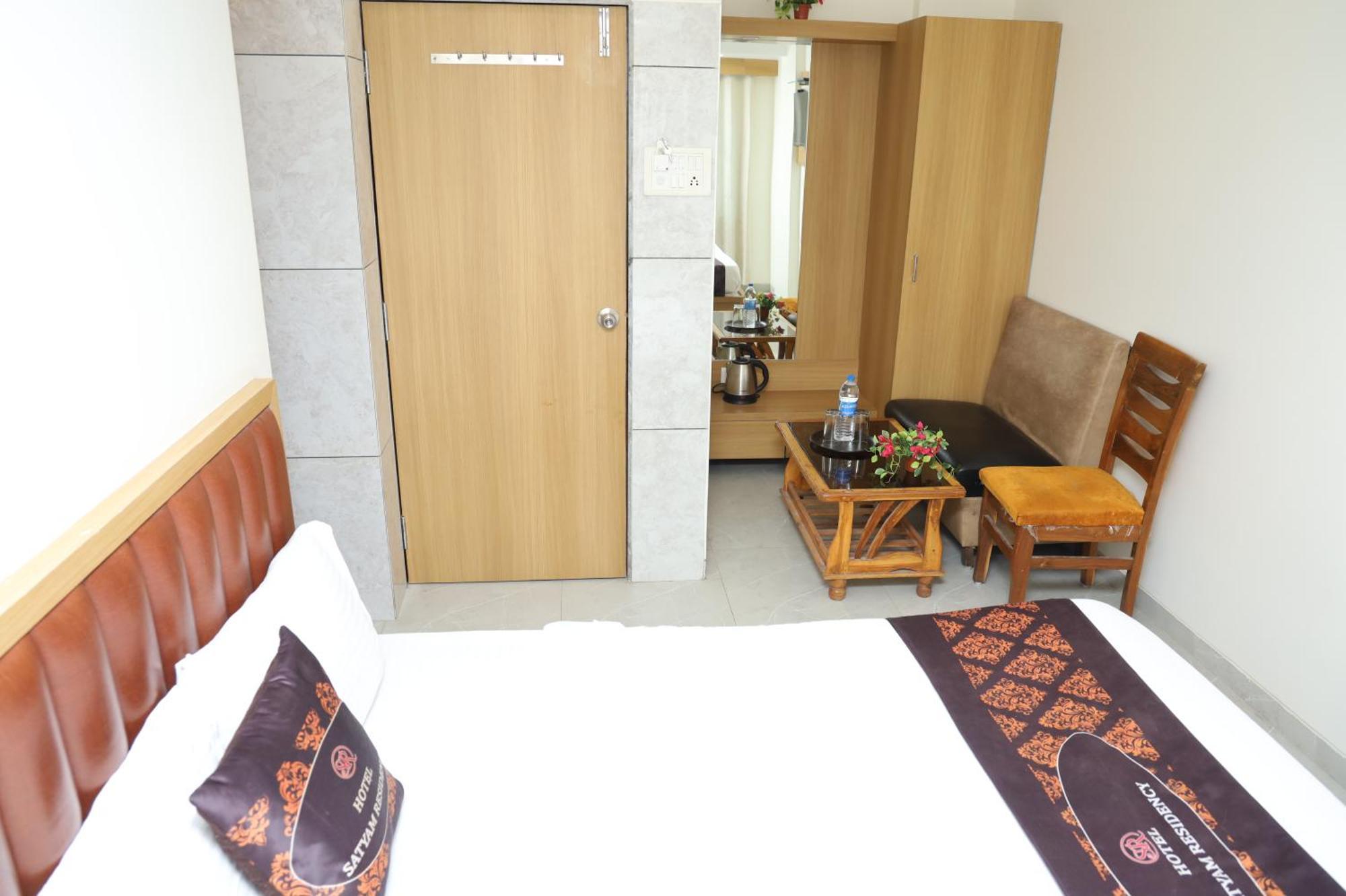 Hotel Satyam Residency Navi Mumbai Luaran gambar